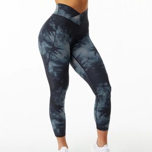 Alphalete Oil Stain leggings